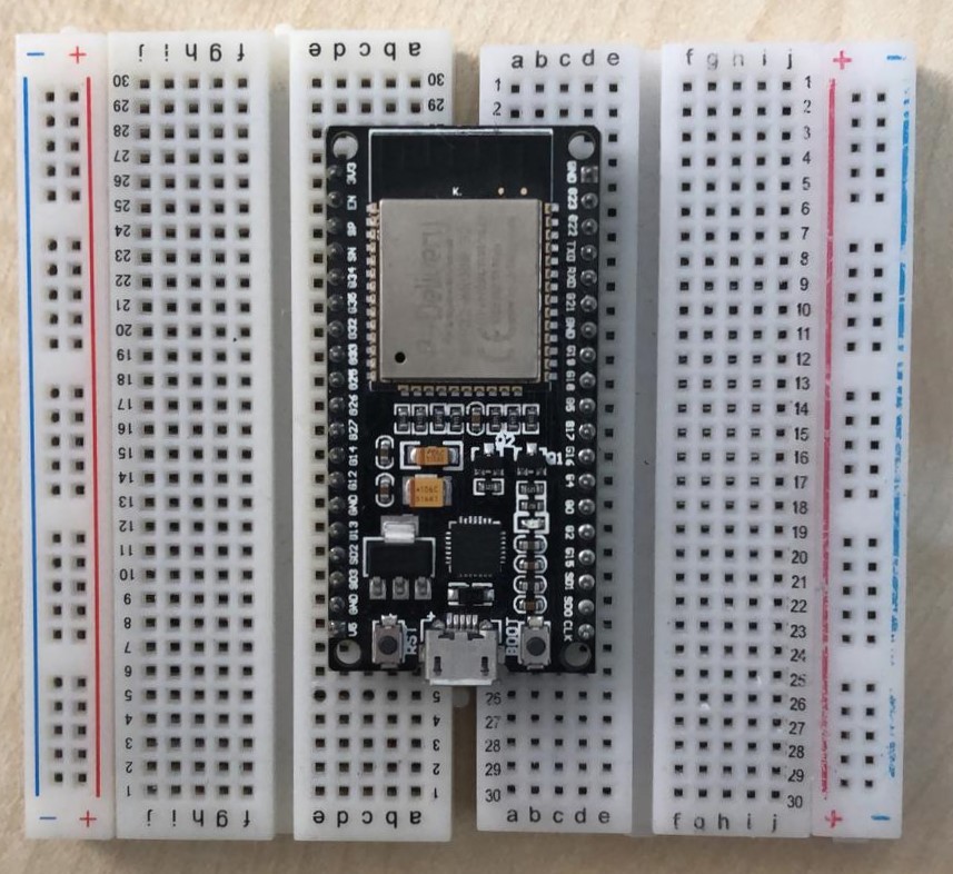 Zwei Breadboards für den ESP32