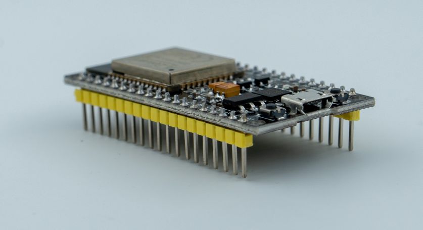 Mikrocontroller mit WLAN (ESP 32)